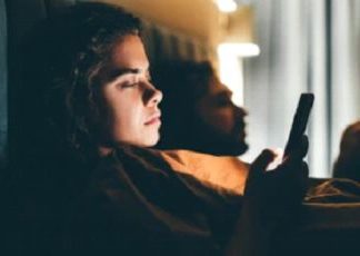 ¿Cómo combatir el insomnio con un detox tecnológico?