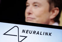 Empresa de Elon Musk iniciará ensayos de un implante cerebral en humanos