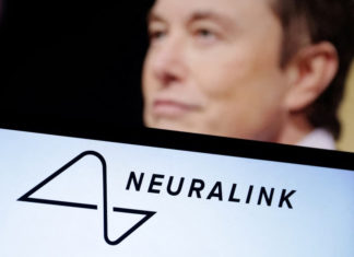 Empresa de Elon Musk iniciará ensayos de un implante cerebral en humanos