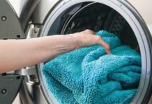 Con qué frecuencia debes lavar tu toalla y cuáles son los peligros de no hacerlo seguido