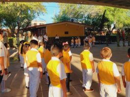Atienden peticiones en el área educativa como la limpieza de toda la cancha de futbol