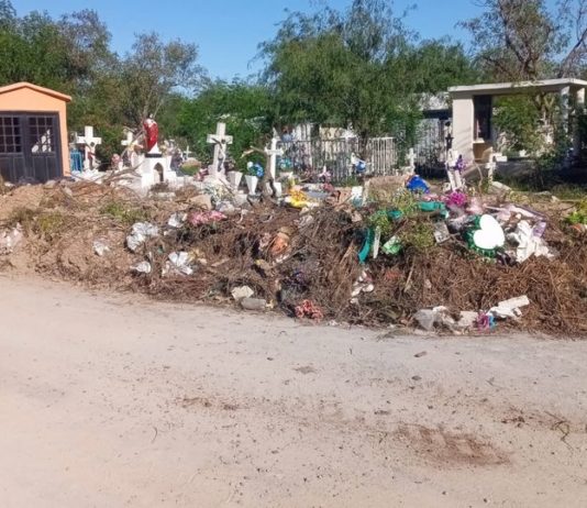 Inician con las labores de limpieza y mantenimiento de los camposantos