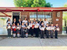 Entregan reconocimientos a alumnos de la escuela primaria Josefa Ortiz de Domínguez