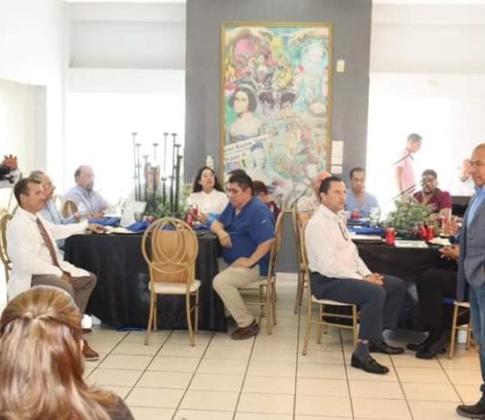 Reconocen trabajo de los médicos en Miguel Alemán