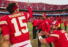 Mahomes consigue 4 envíos de anotación en triunfo de Chiefs 31-17 sobre Chargers