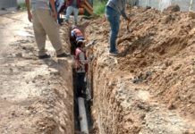Reemplaza COMAPA línea de drenaje sanitario en colonia Almaguer