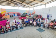 Gobierno Municipal de Carlos Peña Ortiz entrega 15 sillas de ruedas