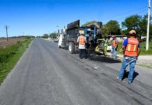 Realizan trabajos de bacheo en la Carretera 82