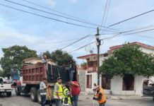Bachean calles de la zona Centro de Miguel Alemán