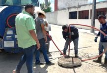 Beneficia COMAPA a vecinos de San Valentín con sondeo de drenaje sanitario