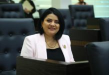 Presenta Úrsula Salazar reformas para regular y sancionar inasistencia de Diputados