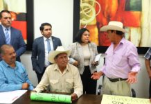 Atiende Úrsula Salazar demandas en materia de agua