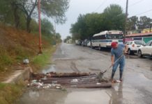 Previene COMAPA encharcamientos e inundaciones con limpieza de drenes y pluviales