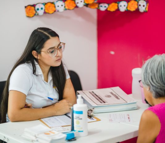 DIF Reynosa lleva brigadas a Casas Club del Adulto Mayor
