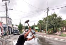 Beneficia COMAPA a vecinos de Jarachina Norte con reparación de fugas de agua potable