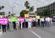 Protestan trabajadores de los juzgados federales y bloquean momentáneamente la Avenida Hidalgo