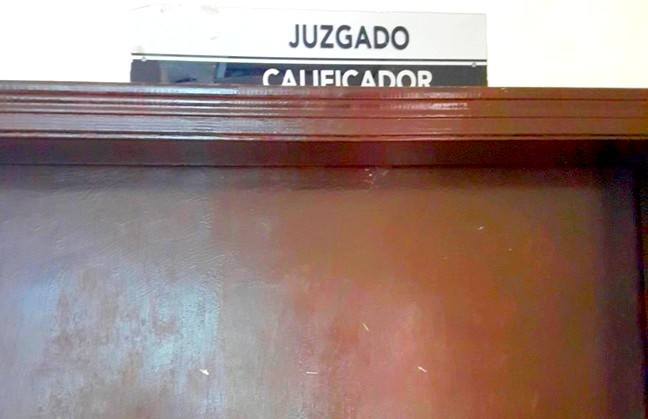 Tránsitos detienen a sujeto por huir en unidad