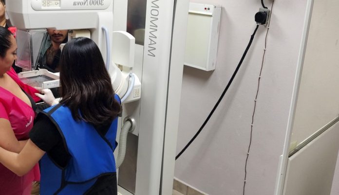 Verifican cancer de mama