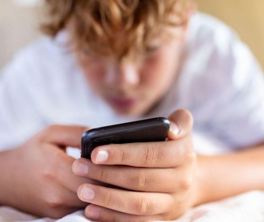 Más de 40 estados en EE.UU. demandan a Instagram por supuestos daños en la salud mental de los adolescentes