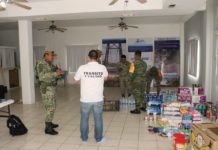 Ejército Mexicano cargaron este domingo los alimentos para damnificados por el huracán “Otis” en el Estado de Guerrero