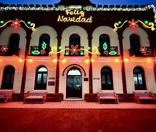 Realizan encendido de iluminación Naranja de la Presidencia Municipal