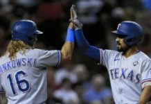 Rangers, a un triunfo de conquistar la Serie Mundial