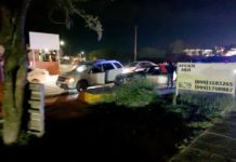 Accidente vial deja daños y caos vial en la entrada a la colonia La Joya