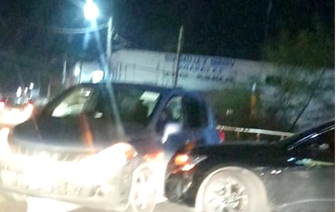 Accidentes viales dejan cuantiosos daños materiales y caos vehicular (2)