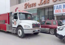 Bomberos acuden a conato de incendio en comercio en la zona Centro