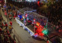 Será el 08 de diciembre el encendido del pino y desfile navideño