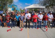 Reciben familias pavimentación por 5.1 MDP y reconocen labor de Carlos Peña Ortiz