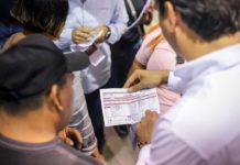 Regularizan vecinos de Voluntad y Trabajo su pago de agua potable