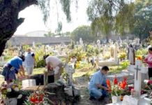 Miles de familias enteras celebran el día de los Muertos en Panteones de Reynosa