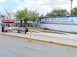 Peatón internado en nosocomio de gravedad tras haber sido atropellado en libramiento a Monterrey