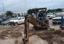 Inició COMAPA reparación de fugas de agua potable en Villa Florida y Jarachina Sur