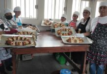 Aprenden a elaborar roscas de reyes en talleres CEDIF