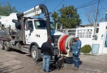 Da COMAPA seguimiento a reporte de fuga de agua residual en Integración Familiar