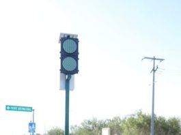 Instalan semáforo preventivo en Carretera Ribereña y la entrada al Centro de Salud con Servicios Ampliados en Camargo