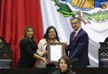 Atestigua Américo entrega de medalla al mérito a investigadora matamorense