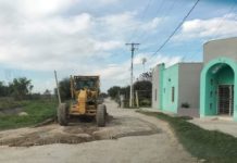 Realizan trabajos de encalichamiento y nivelación de calles en las colonias Cuauhtémoc y Bicentenario