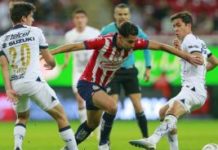 Por la mínima diferencia Chivas vence a Pumas; todo se definirá el domingo en CU