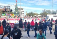 Cientos de ciudadanos acuden a la zona Centro a tomarse la foto del recuerdo