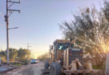 Realizan nivelación y encalichamiento de calles en colonias de Camargo