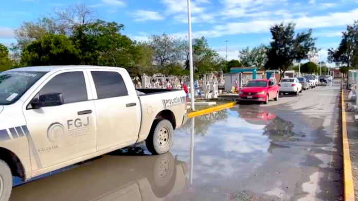 Hallan huesos salidos de tumba en panteón Municipal (2)