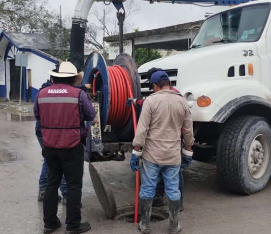Soluciona COMAPA fugas de agua residual en diferentes puntos de la ciudad