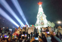 Alcalde Carlos Peña Ortiz, enciende pinito de navidad en Reynosa