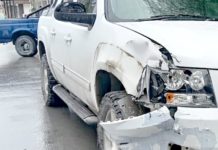 Lluvia deja accidentes viales con daños materiales