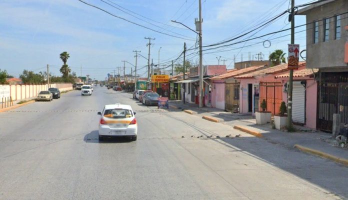 Rateros se roban motocicleta mientras su victima dorm_a