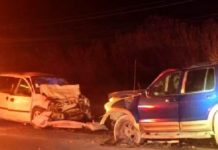 Se impactan dos unidades en carretera a la Ribereña dejando daños materiales