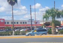 Se lleva una amarga navidad le roban su unidad en estacionamiento de centro comercial